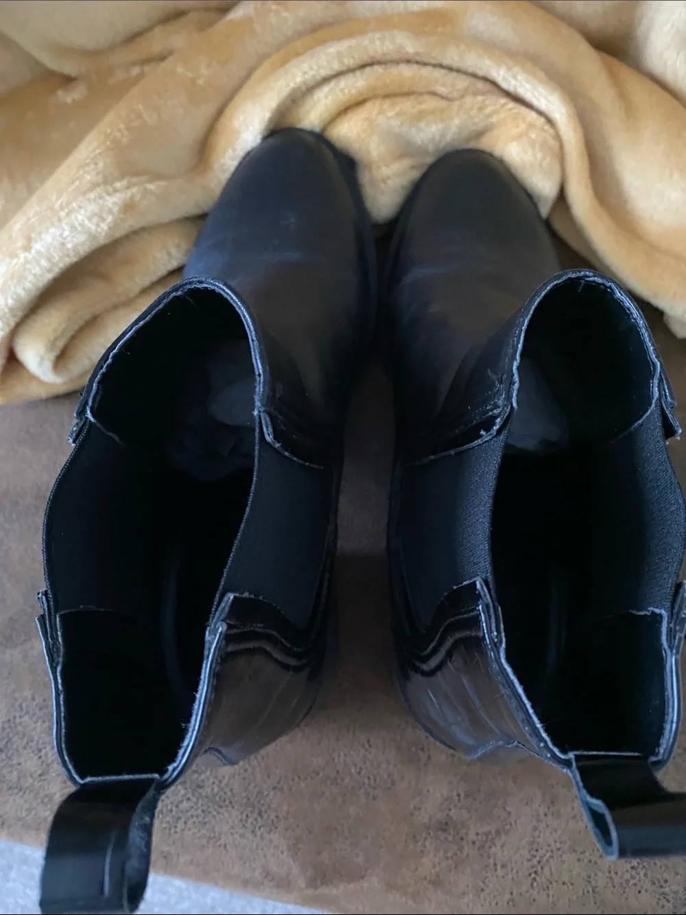Zara Genuine Soft Leather Chelsea Ankle Boots 39/8 EUC Bloggers Black